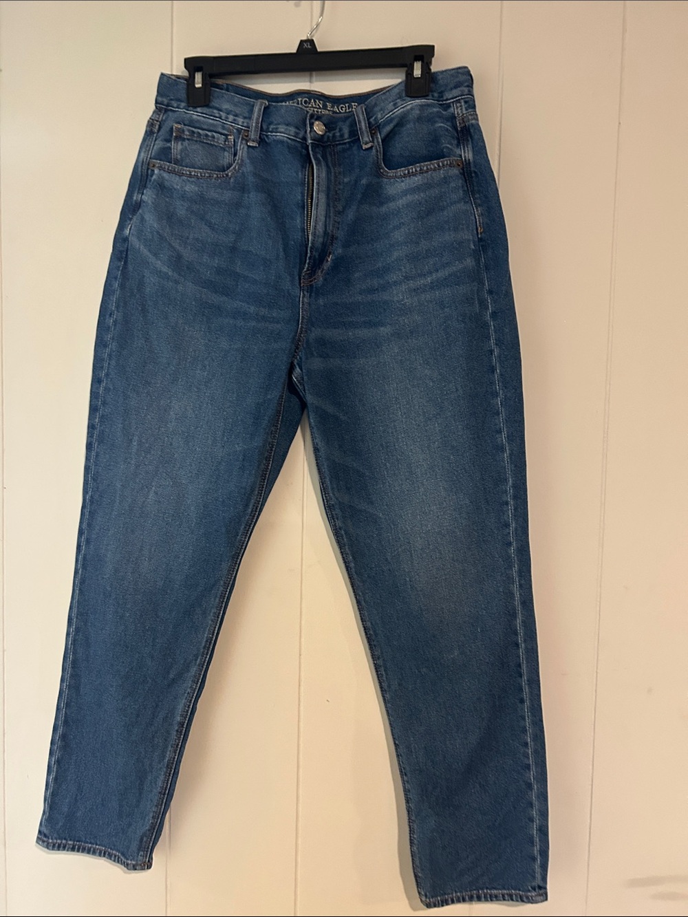 American Eagle Outfitters women’s Medium Blue Relaxed Jeans